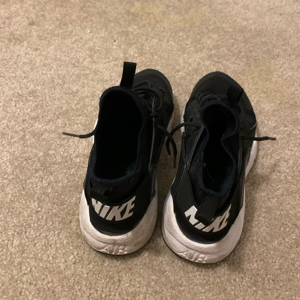 Women’s Nike hurarache shoes - Picture 3 of 3
